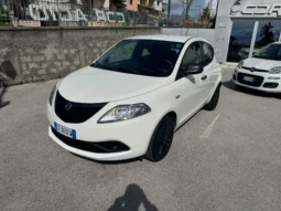 Lancia Ypsilon 1.0 FireFly 5 porte S&S Hybrid Ecochic Silver